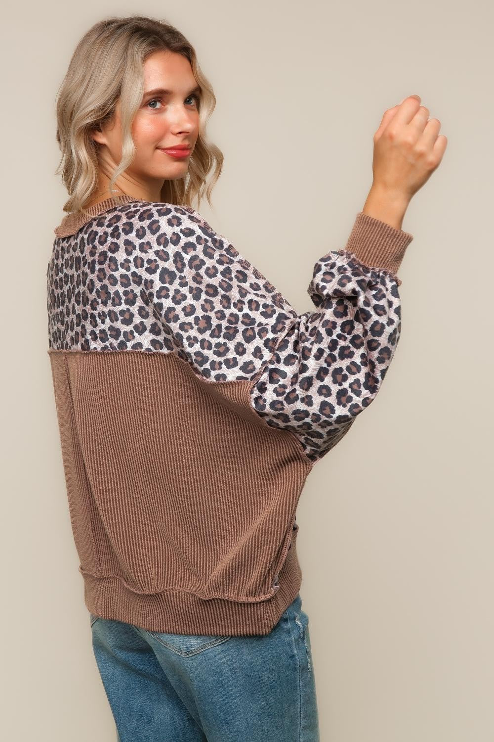 CREW NECK W/TRIANGLE DETAIL DROP PULLOVER TOP