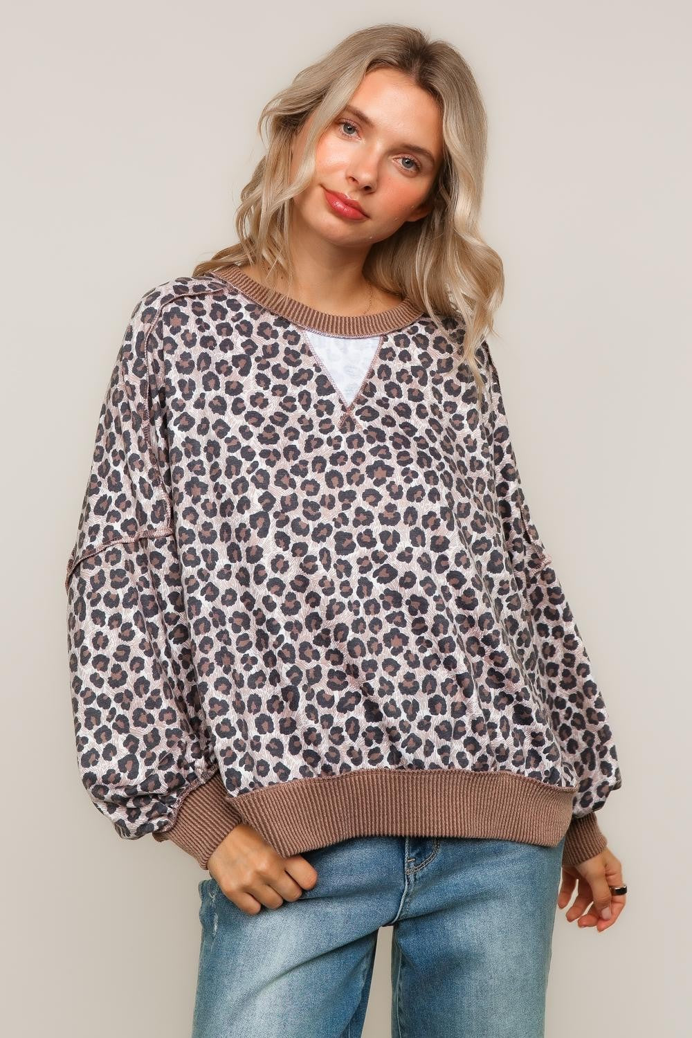 CREW NECK W/TRIANGLE DETAIL DROP PULLOVER TOP