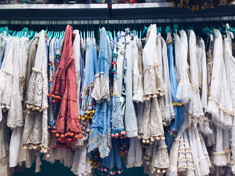 A Complete Guide to the Benefits of Wholesale Clothing