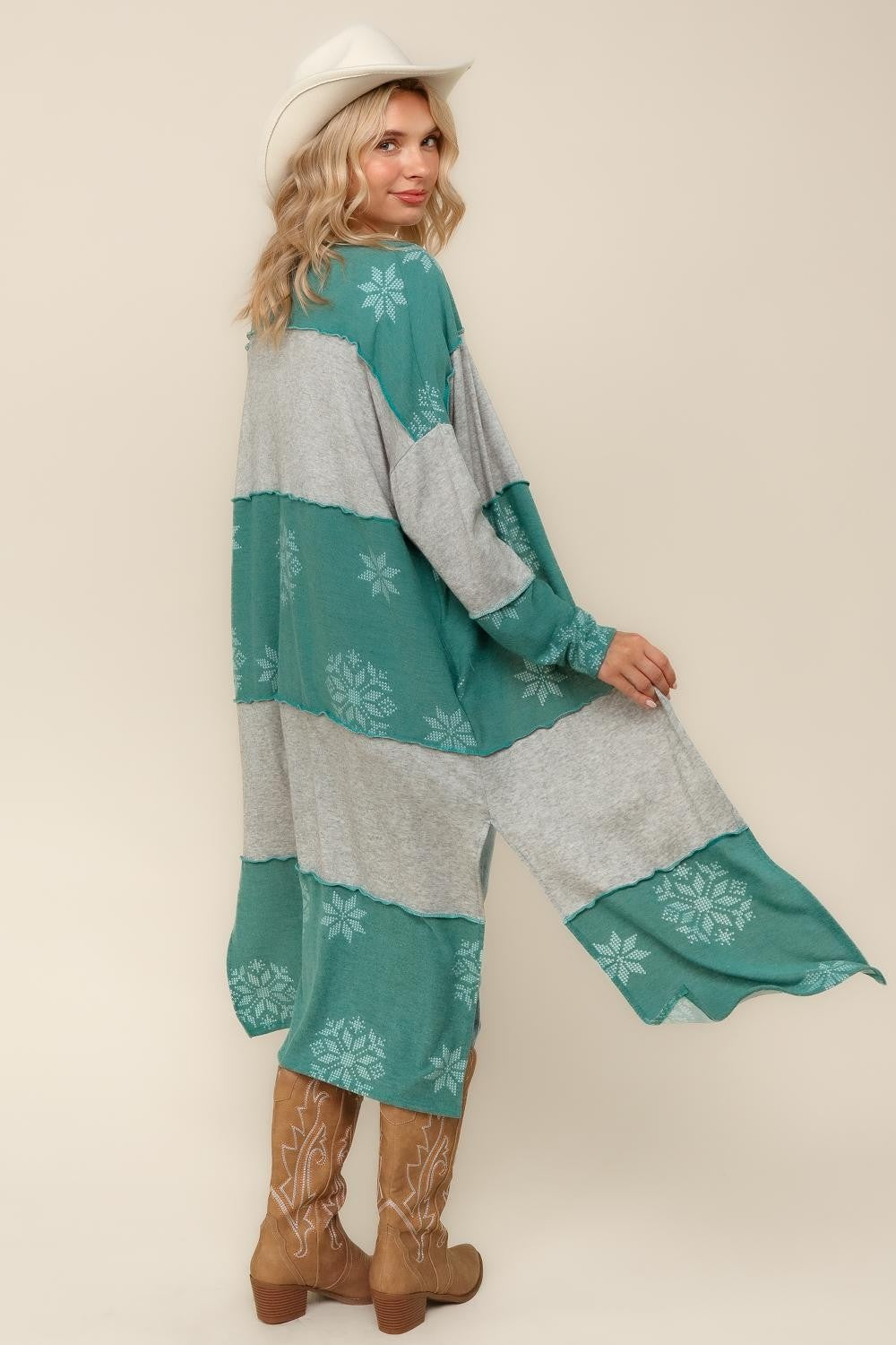 PLUS COLOR BLOCK SNOW FLAKE PRINT DUSTER CARDIGAN