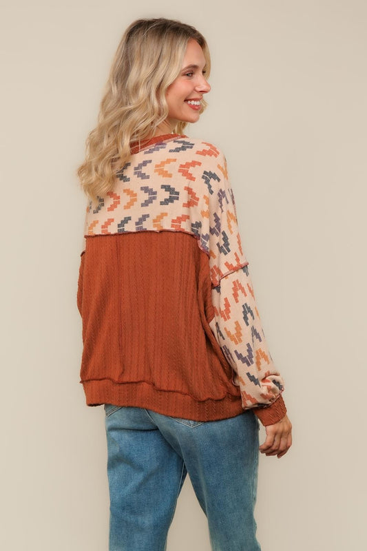 CREW NECK COLOR BLOCK PULLOVER KNIT TOP