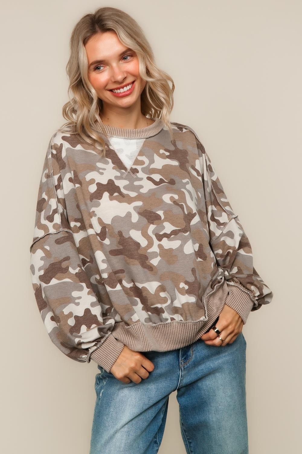 PULLOVER KNIT TOP W/ REVERSE STITCHES DETAIL