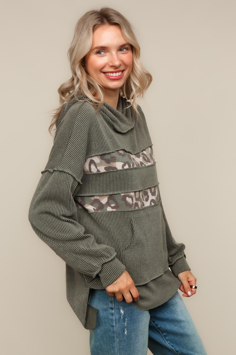 LEOPARD PRINT COLOR BLOCK PULLOVER HOODIE