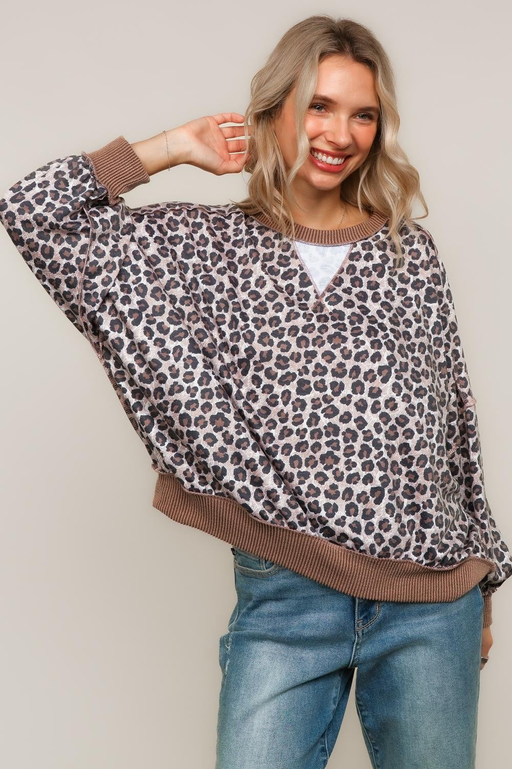 CREW NECK W/TRIANGLE DETAIL DROP PULLOVER TOP