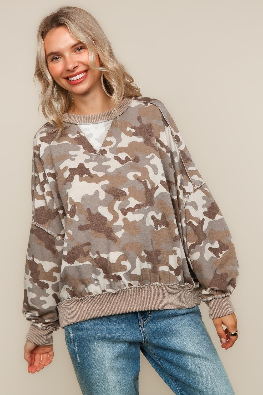 PULLOVER KNIT TOP W/ REVERSE STITCHES DETAIL