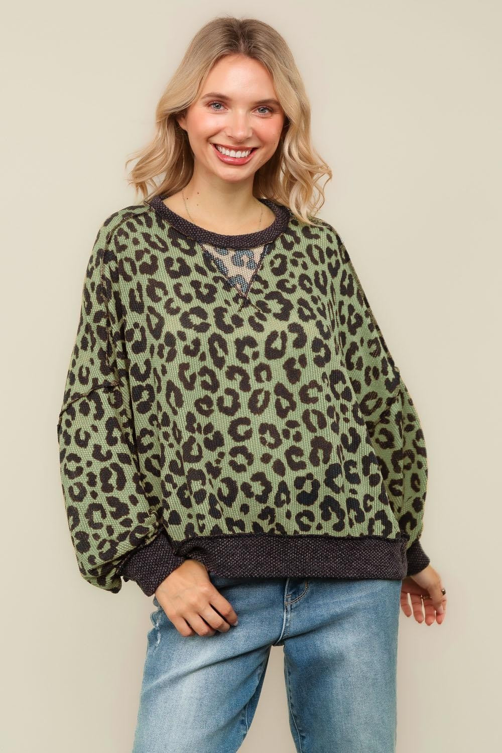 CREW NECK LEOPARD PRINT PULLOVER KNIT TOP