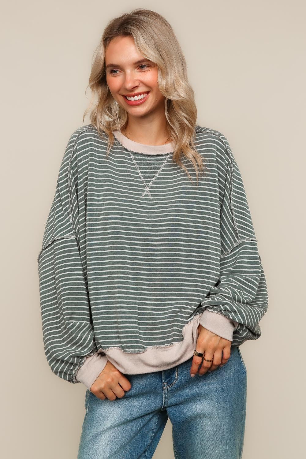 CREW NECK LOOSE FIT PULLOVER KNIT TOP