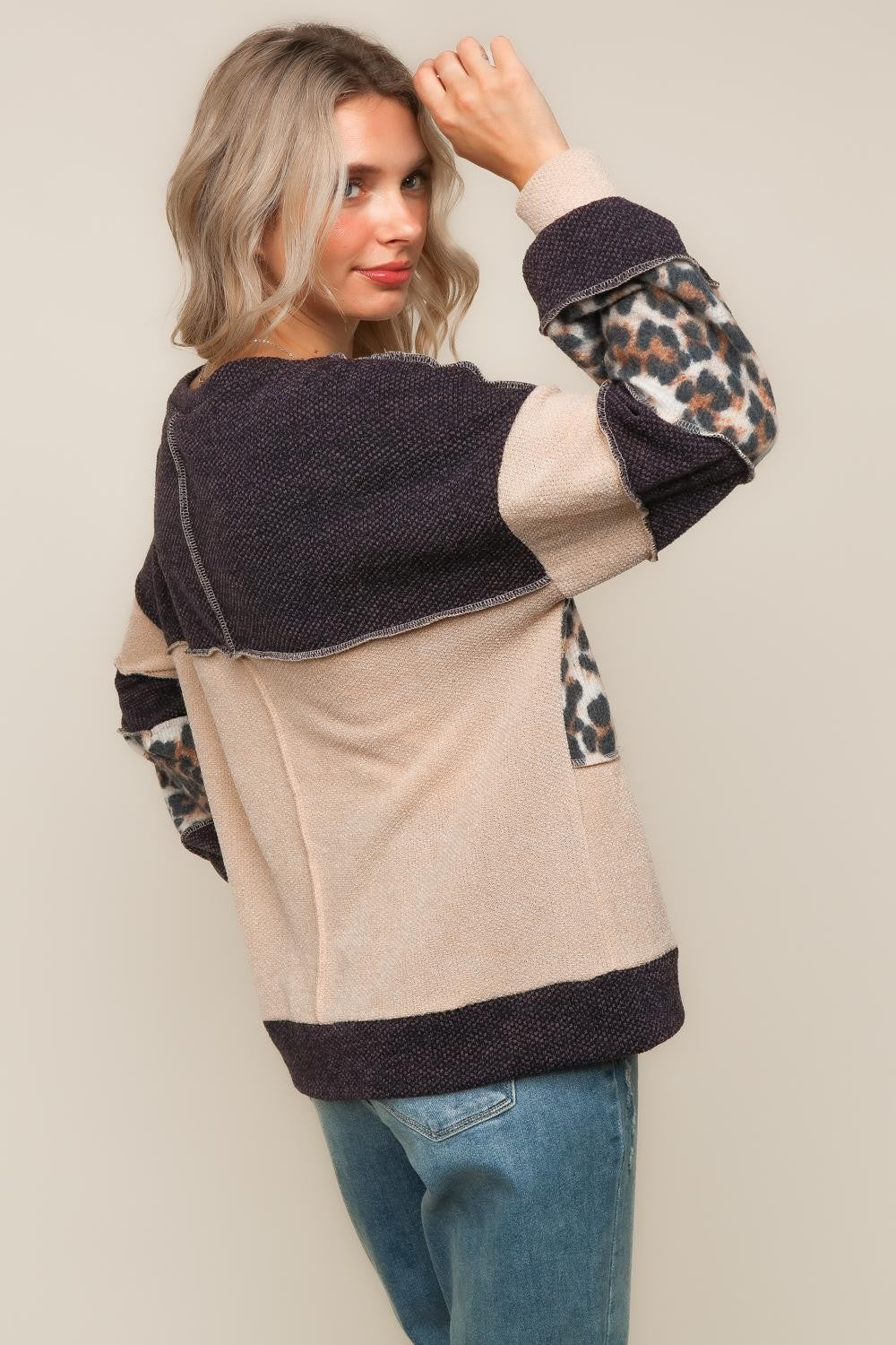TWO TONE JACQUARD LOOSE FIT PULLOVER KNIT TOP