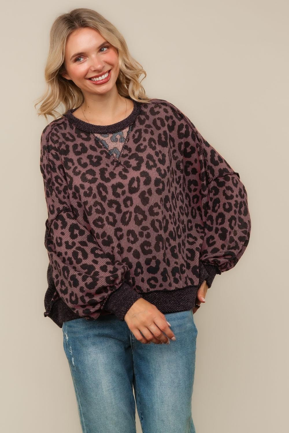 CREW NECK LEOPARD PRINT PULLOVER KNIT TOP