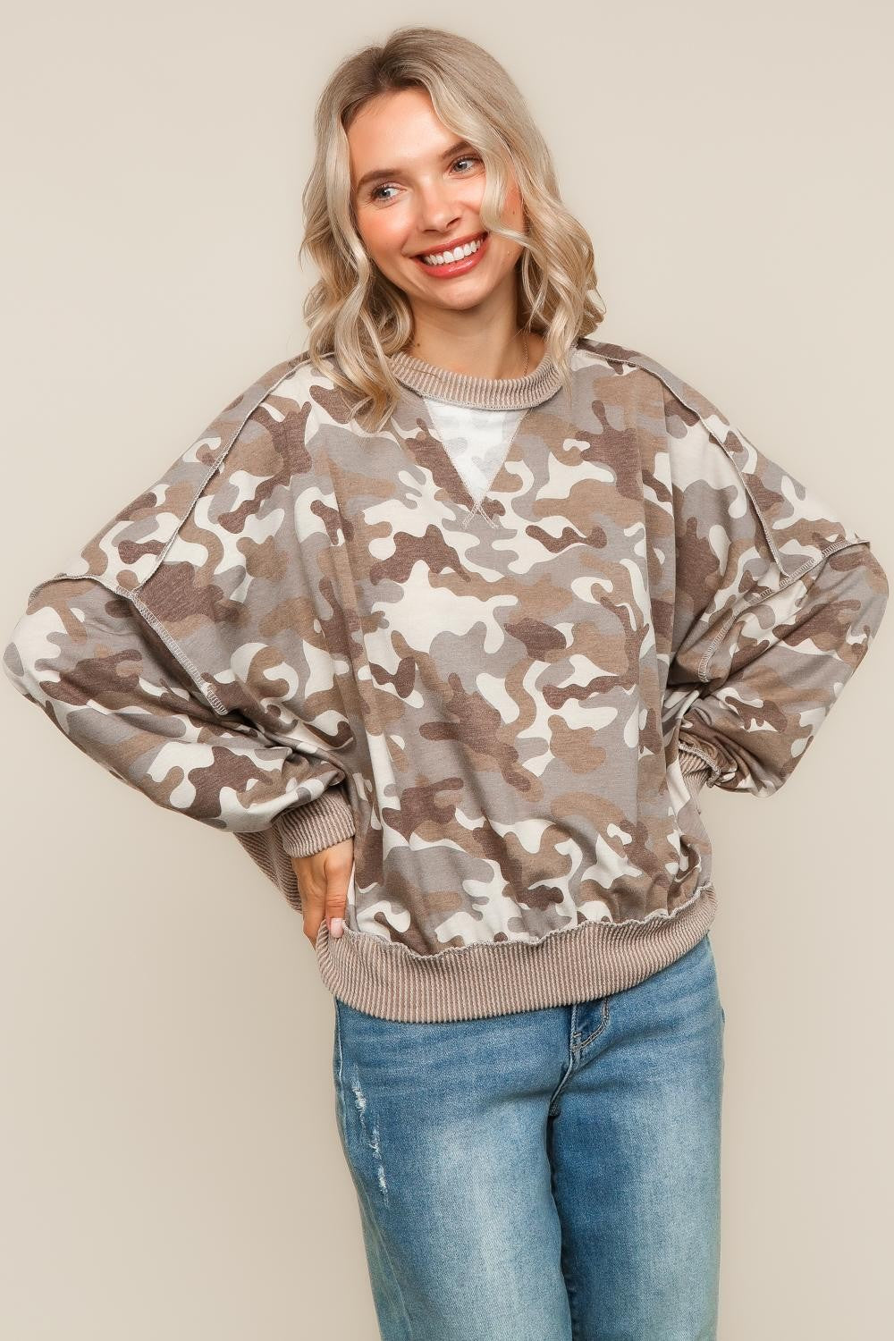 PULLOVER KNIT TOP W/ REVERSE STITCHES DETAIL