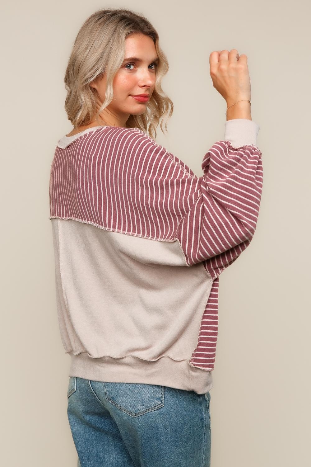 CREW NECK LOOSE FIT PULLOVER KNIT TOP