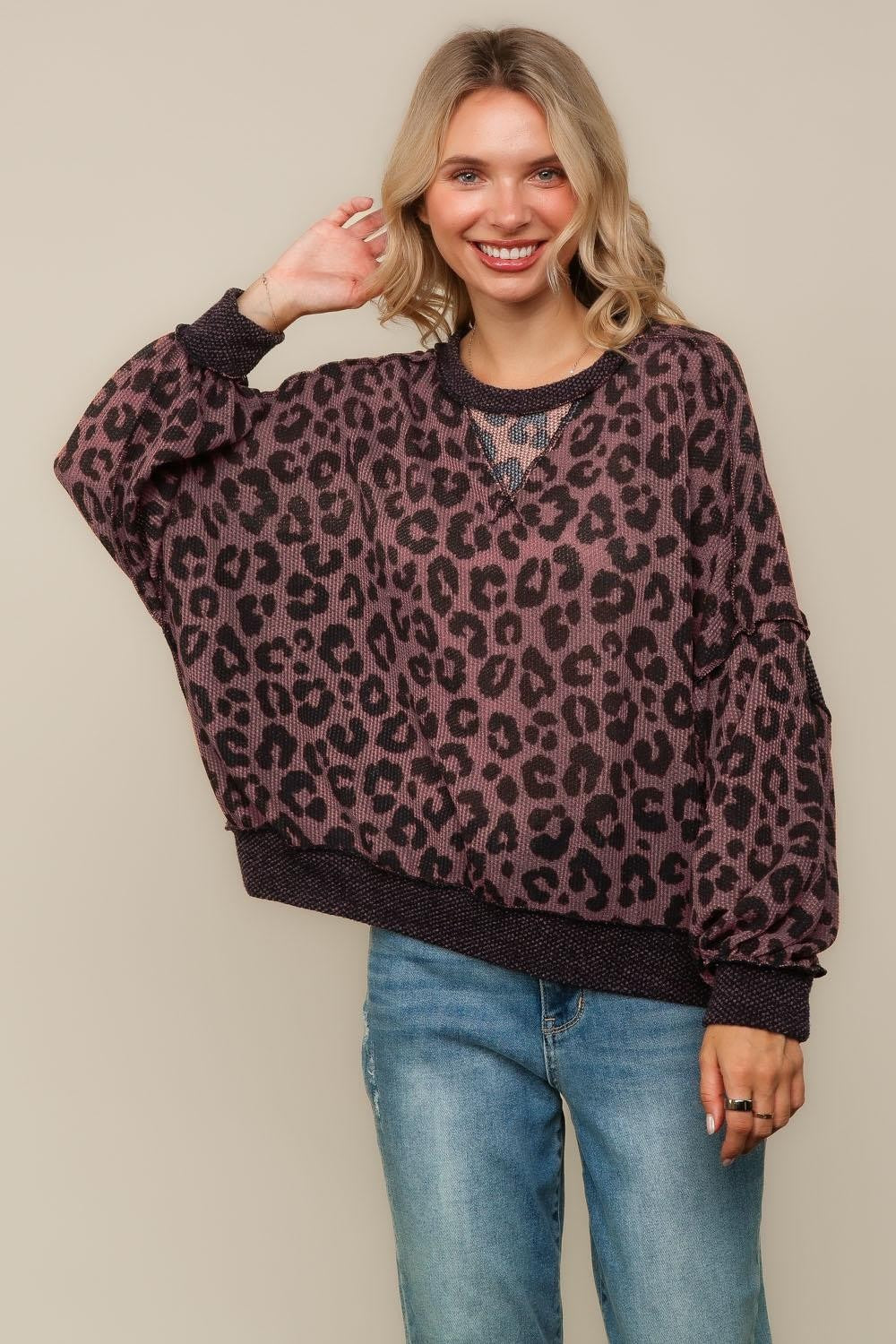 CREW NECK LEOPARD PRINT PULLOVER KNIT TOP